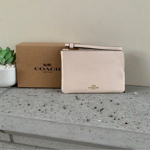 NWT Coach COMPLIMENTARY WRISTLET